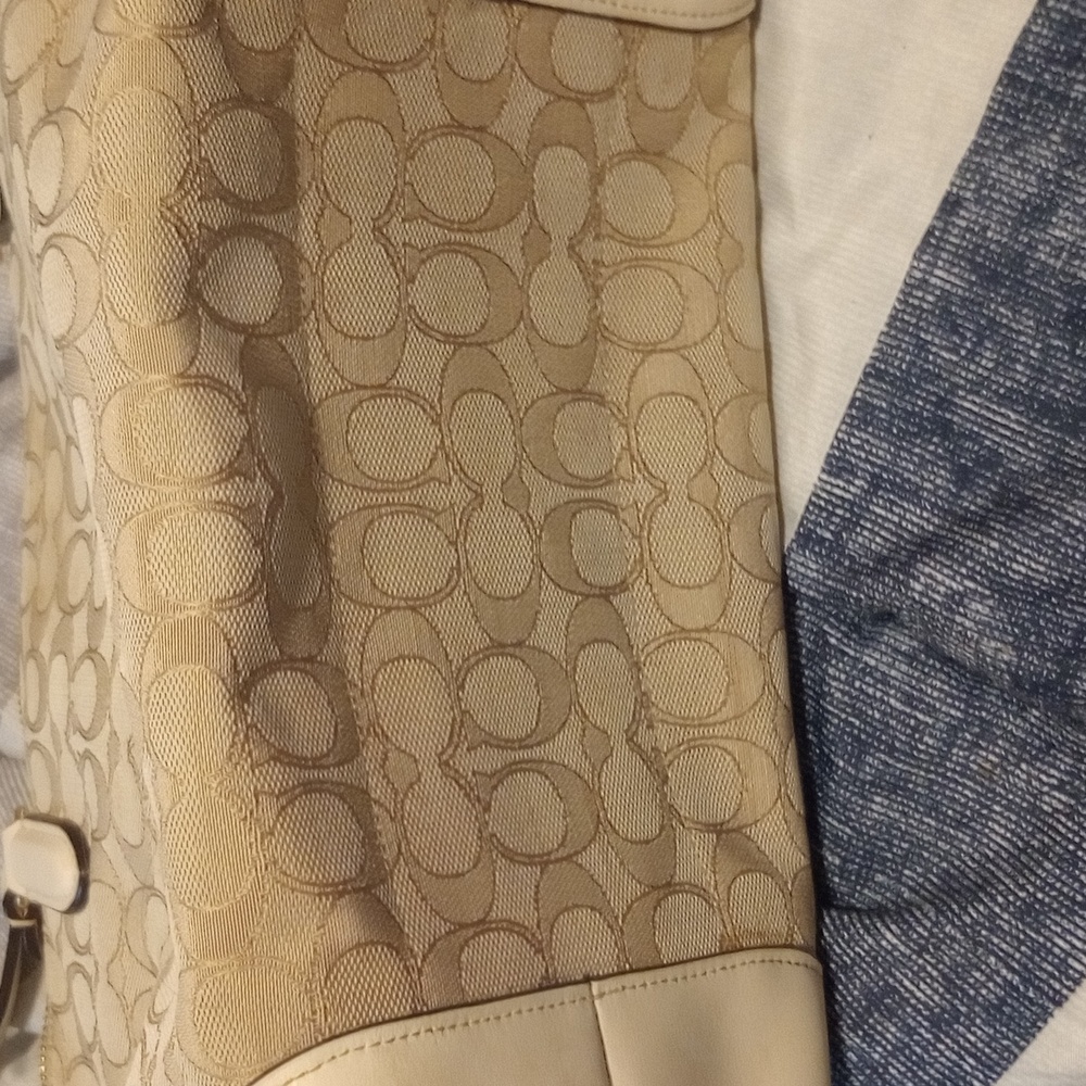 Coach purse - Picture 3 of 3